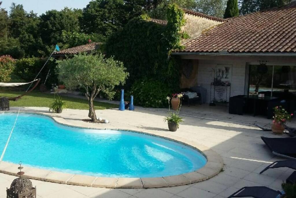 Wine Garden Villa Gardegan-et-Tourtirac Екстериор снимка